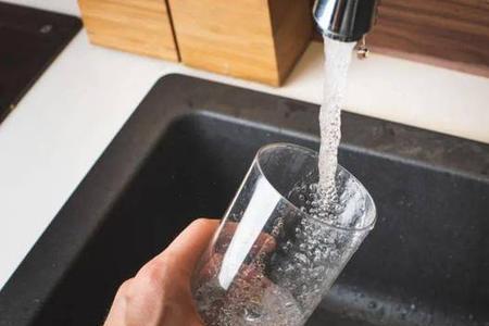 矿泉水必须烧开吗