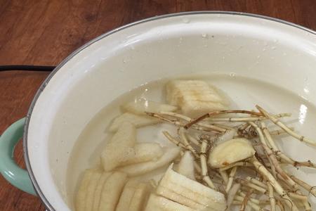 干耳根煲汤的做法