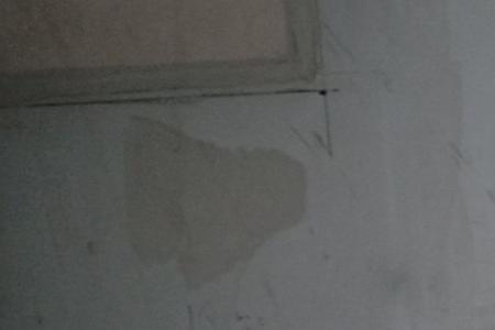 交房卫生间都有冷热水管吗