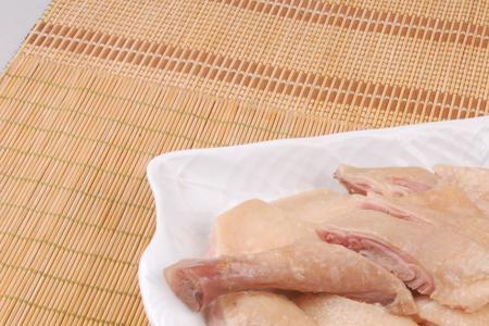 咸水鸭生鸭肉是什么颜色