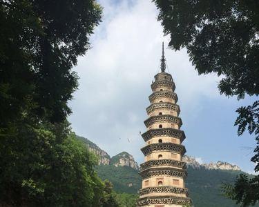 长清灵岩寺需要爬山爬多久
