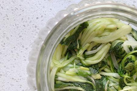 腌酸菜瓶子里有气泡