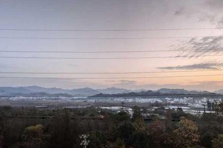 黄山学院真的在黄山山脚下吗