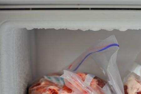 冰箱冰的肉一个晚上能解冻吗