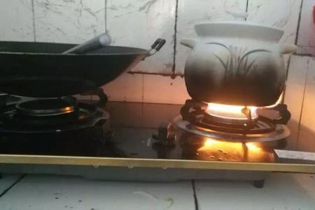 燃气灶火苗往外窜怎么处理