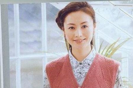 女士毛背心袖笼长度