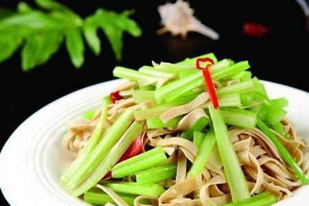 怎样做豆腐皮炒芹菜