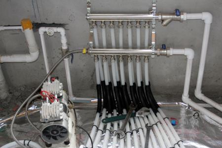 地暖混水阀接口处漏水