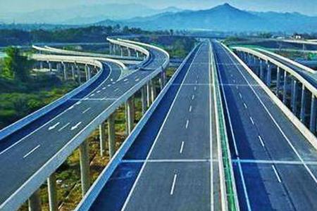 中国第一条不限速公路几多车道