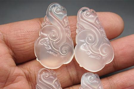 玛瑙耳环如意玉坠什么形状最好
