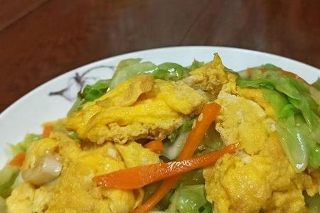 圆白菜炒红萝卜