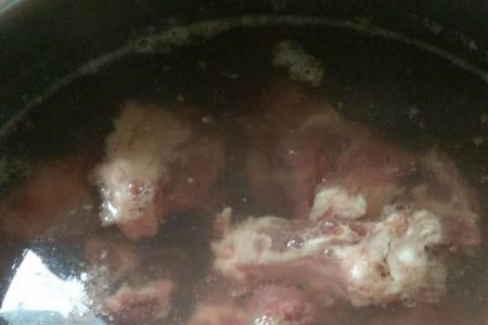 肉豆蔻排骨汤的做法