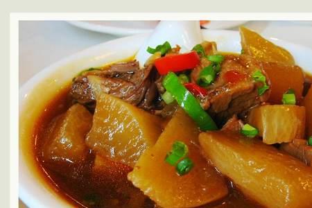 当归牛腩炖萝卜的做法