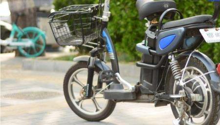 电动车白牌2023年强制报废吗
