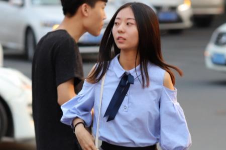 衣着光鲜什么意思