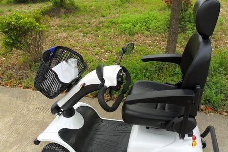 70-80岁小型老年电动车价格