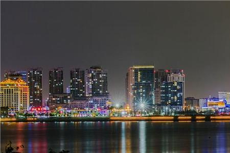 青岛唐岛湾的夜景几点关灯