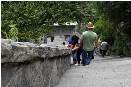 为什么有人不能爬泰山