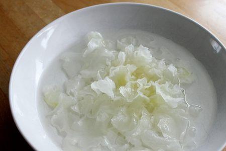 银耳碎可以直接用开水冲吗