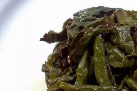 铁观音茶叶整片好还是碎片好