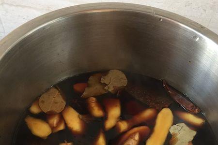 卤猪肉八角和桂皮哪个做主料好