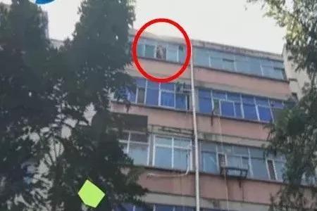 家属楼门对门怎么办