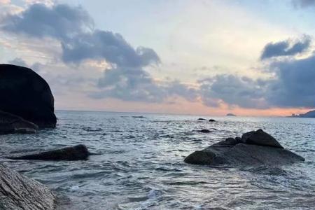 海风吹浪花飘的意思