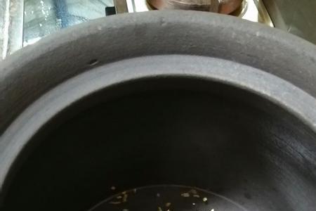 砂锅煮包谷珍稀饭可以放碱面吗