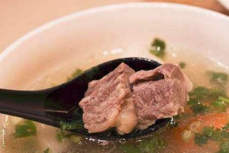 秋天喝牛肉汤还是羊肉汤好