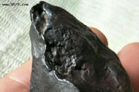 没有磁性的石头生锈是怎么回事
