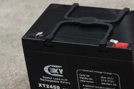 12v20a充满电电压12.5正常吗