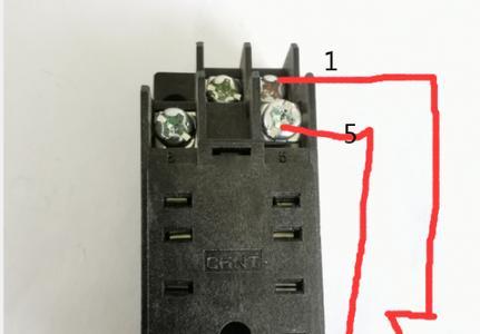 继电器关了还带电怎回事