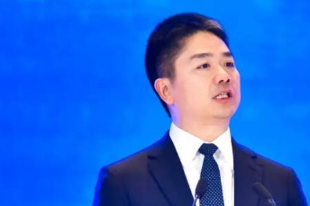 刘强东被挤出京东了吗