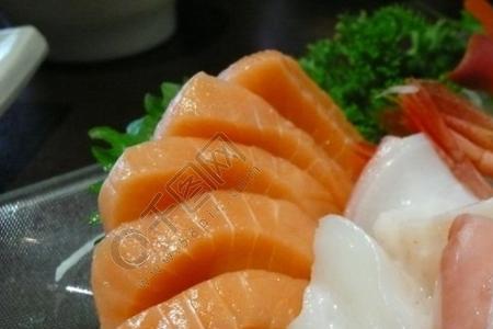 生鱼片是生的吗