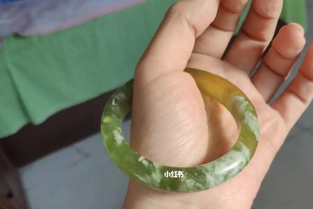 东陵石和岫玉哪个贵