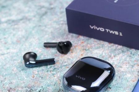 vivox70蓝牙耳机怎么连接