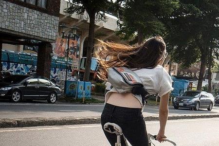 初学骑单车怎么不歪