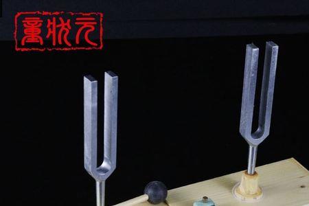 音箱嗡嗡的共鸣声怎么调