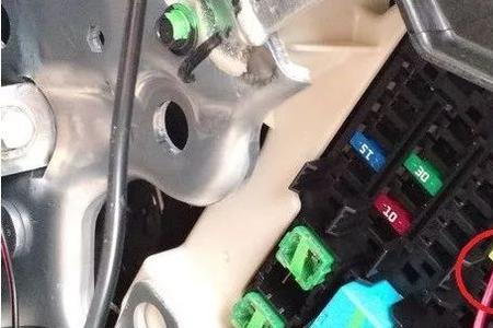 凯迪拉克赛威p挡开关怎么拆
