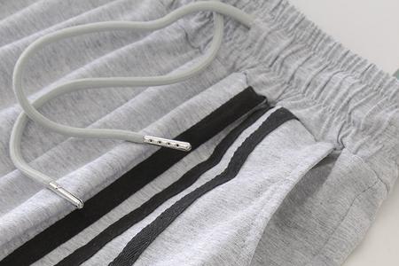 为什么灰色的衣服不会掉色
