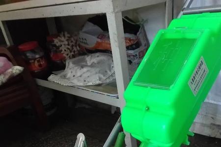 手推播种器卡住了不走