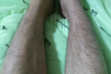 男生多少岁就没有腿毛