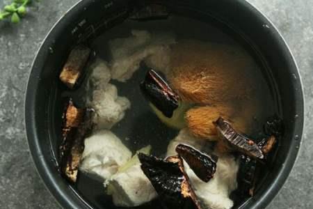 七人份灵芝煲汤放多少