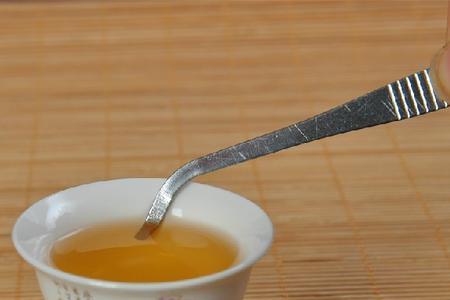不锈钢茶夹子会刮花茶杯吗