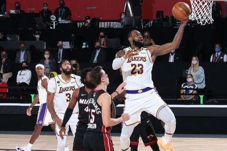 詹姆斯nba总得分篮板助攻