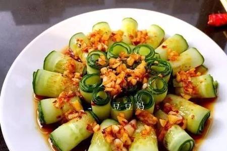 秀珍菇凉拌黄瓜做法