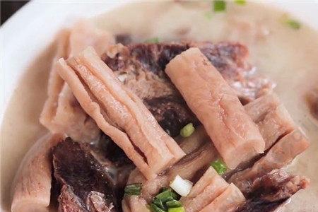 为什么腊排骨要用盐水泡
