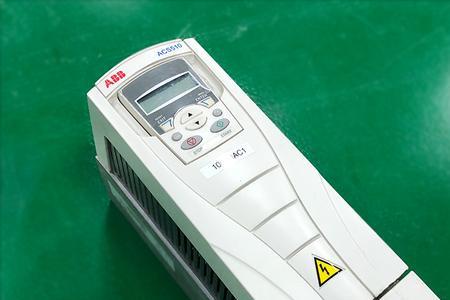 abbacs510变频器如何手动调频率