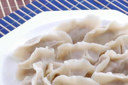 四个猪肉饺子多少克