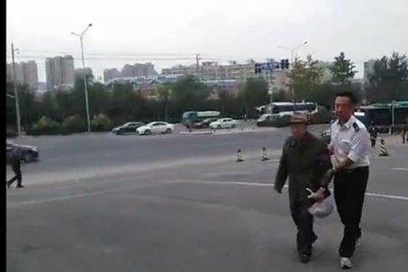 搀扶的搀字怎么写